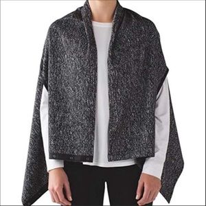 New with tags lululemon chalet vinyasa wrap scarf